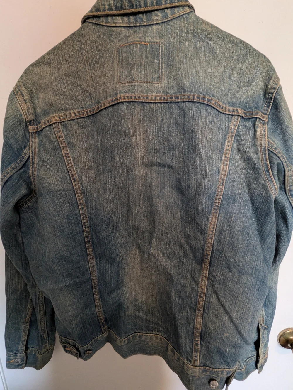 Levi's Light Blue Denim Jacket with Button-Front - Picture 3 of 4